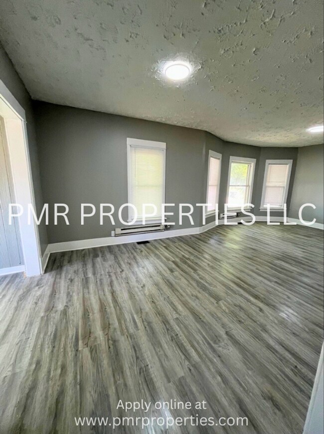 Foto del edificio - 3 Bedrooms/1Bathroom House
