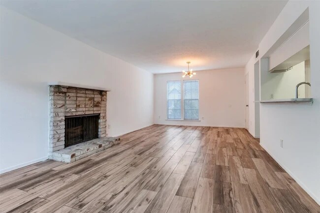 Foto del edificio - 5881 Preston View Blvd