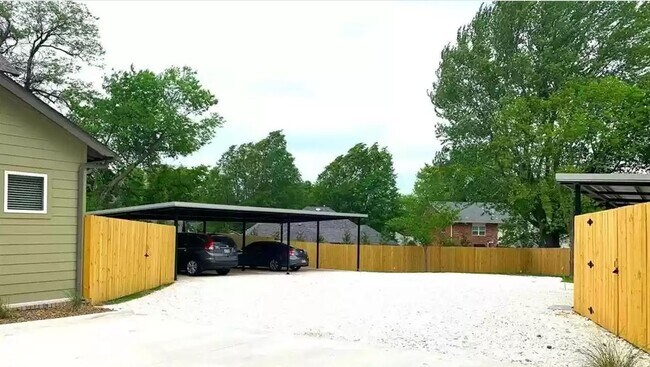 Building Photo - New construction in the heart of East Faye...