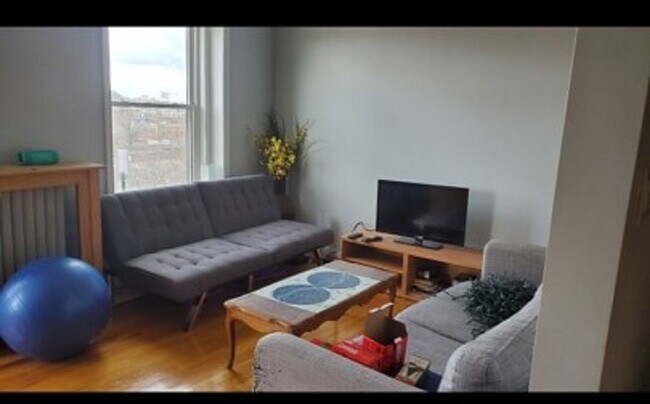 Foto del edificio - HOT BROOKLINE LISTING!!!!!