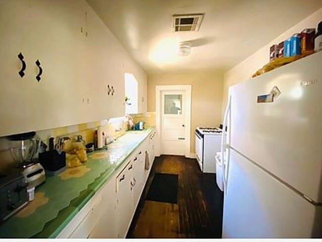 Building Photo - **Charming 2 Bedroom Home in Tempe – Avail...