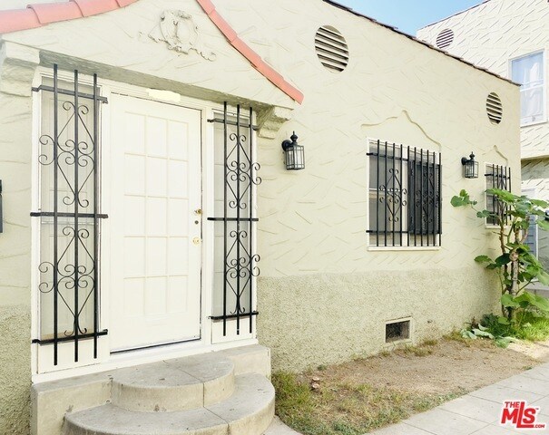 Primary Photo - 1205 S Mariposa Ave