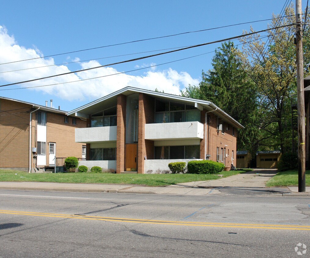 Building Photo - 67 E Tallmadge Ave