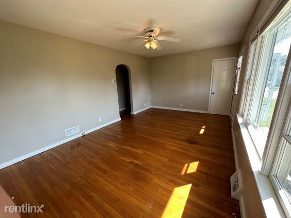 Foto del edificio - 2 br, 1 bath House - 17 Saltaire Ave Yearl...