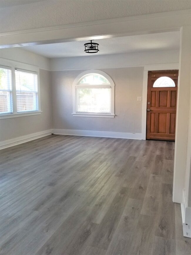 Building Photo - 401/403 Johnson