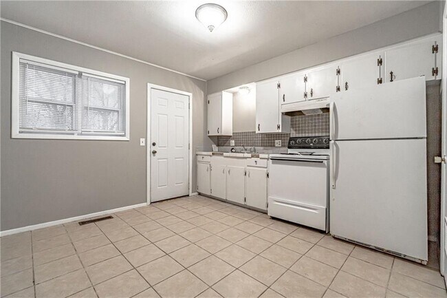 Foto del edificio - 8831 Country Club Dr