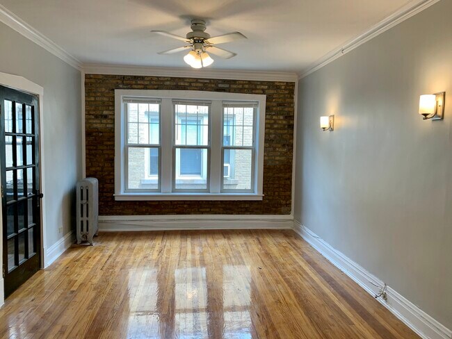 Foto del edificio - 215 Washington Blvd