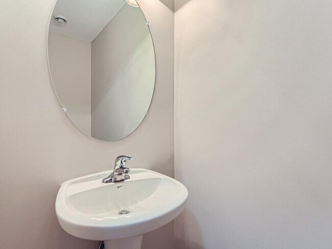 Foto del edificio - 4640 Empress Way N
