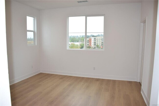 Foto del edificio - 1630 Saratoga Ln