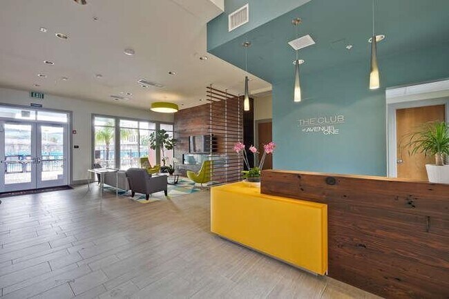 Building Photo - 6090 Charlotte Dr