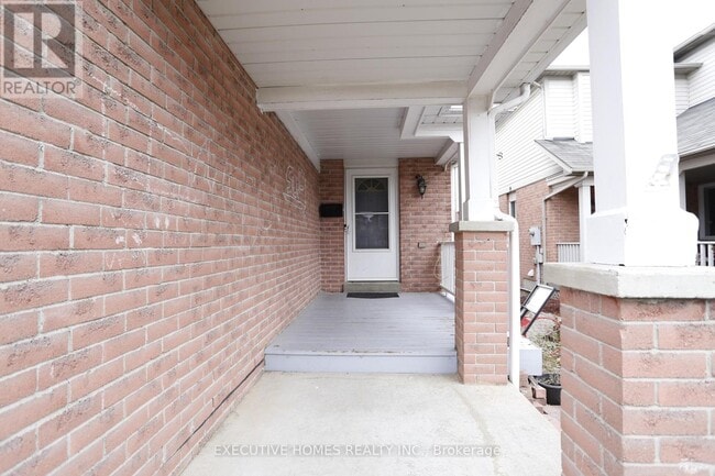 Building Photo - 5705 Wells Pl