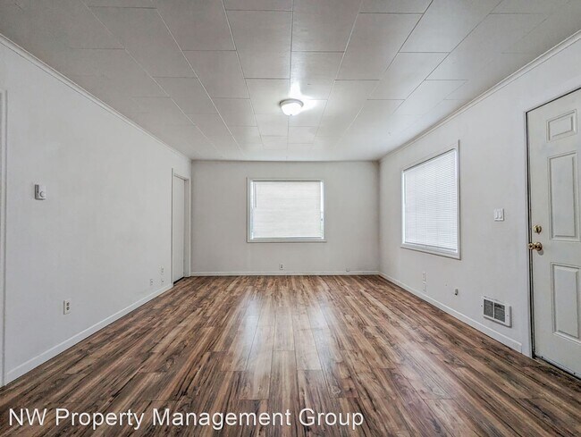 Foto del edificio - 2 br, 1 bath House - 702 E 3rd Street