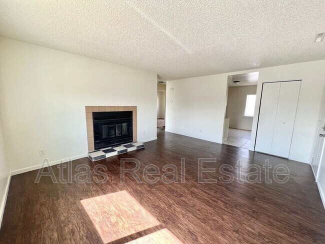 Building Photo - 4467 E Pikes Peak Ave