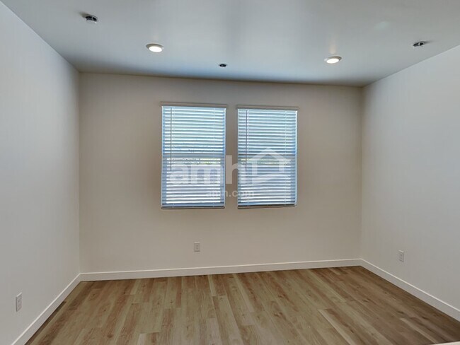 Building Photo - 6484 E Paseo Baranda
