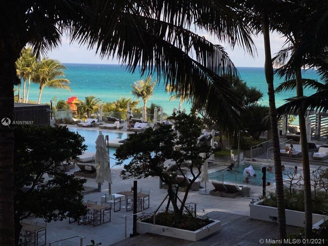Building Photo - 2301 Collins Ave