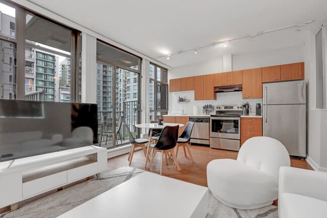 Photo du bâtiment - 444 W 6th Ave