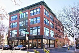Building Photo - 281 Essex St