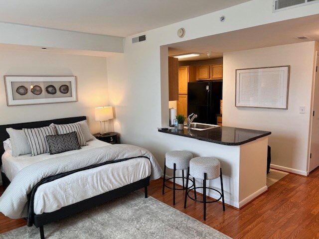 Foto del edificio - 350 G St SW