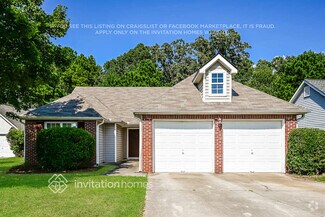 Building Photo - 8040 Highland Pkwy