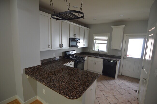 Building Photo - 4402 Longfellow St