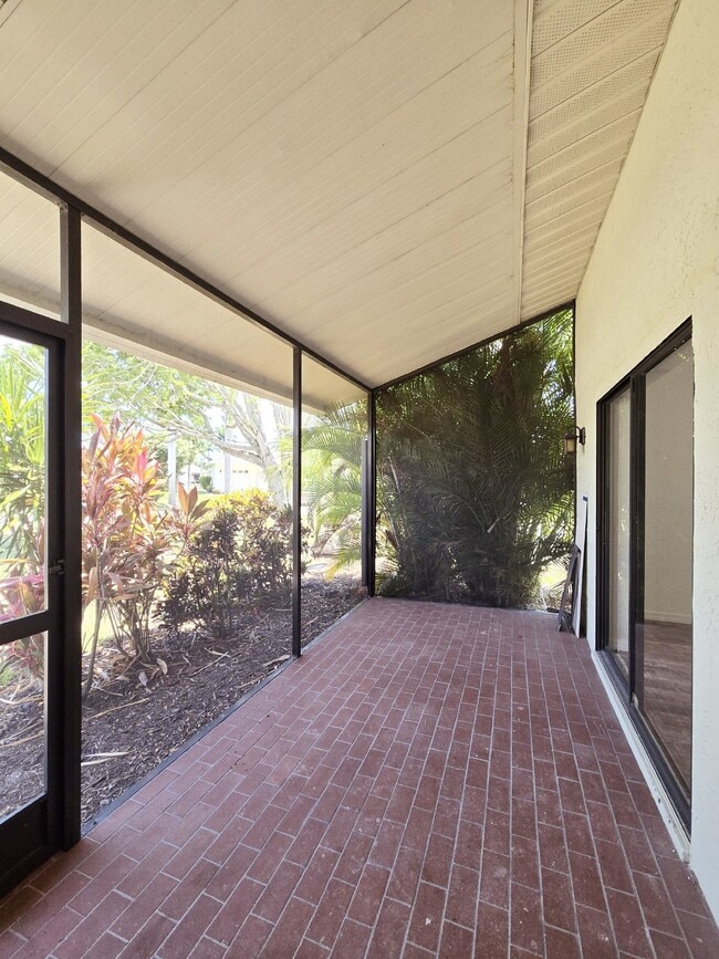 Building Photo - 1433 SW 51st Ln