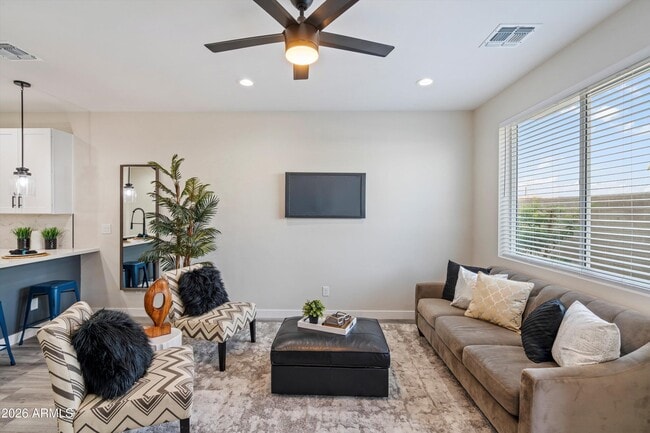 Building Photo - 1642 E Monte Vista Rd