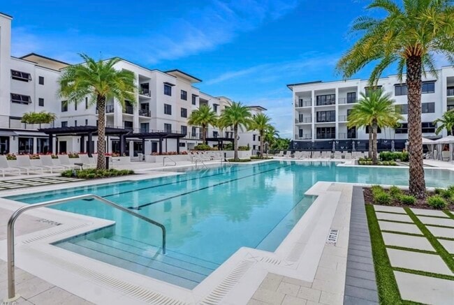 Foto del edificio - 1111 Central Ave