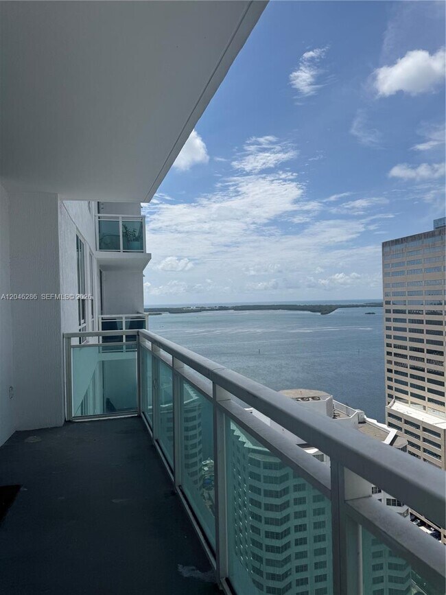 Foto del edificio - 950 Brickell Bay Dr