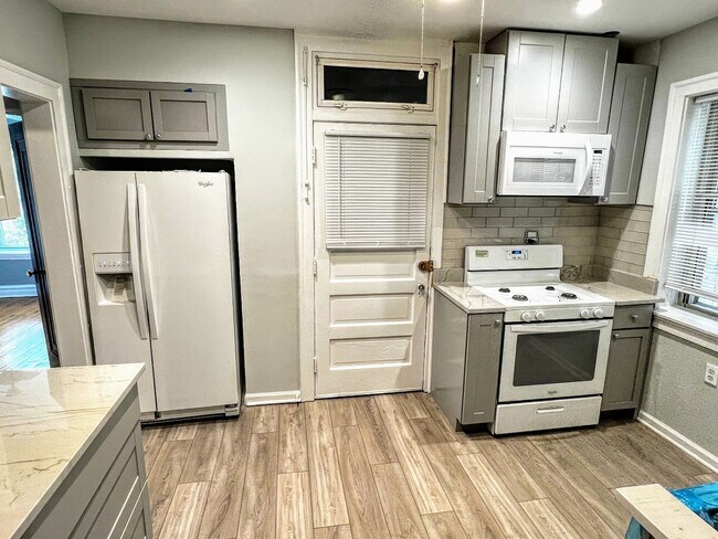 Foto del edificio - 723 Dobson St