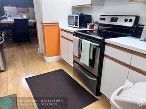 Building Photo - 13001 SW 11th Ct