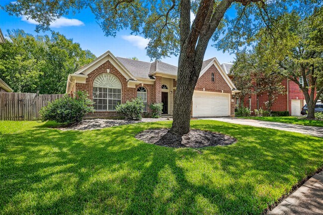 Foto del edificio - 815 Fairpark Ln