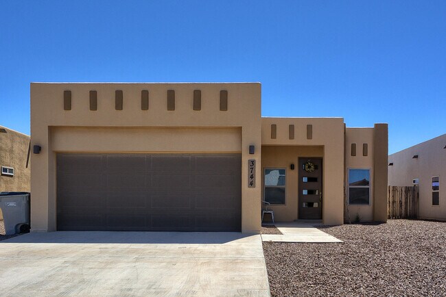 Building Photo - 3744 Loma Jacinto