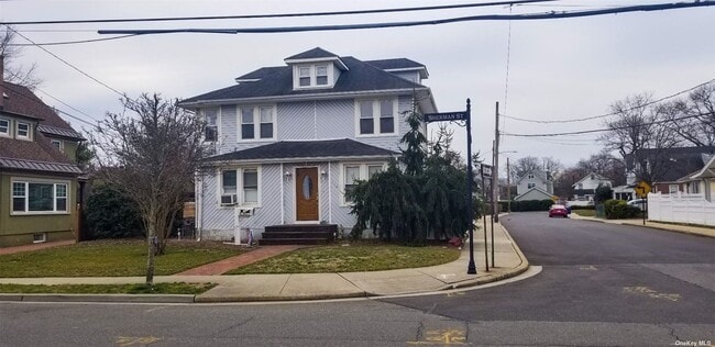 Building Photo - 110 Sherman St