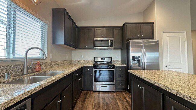 Foto del edificio - 251 Tanglewood Dr