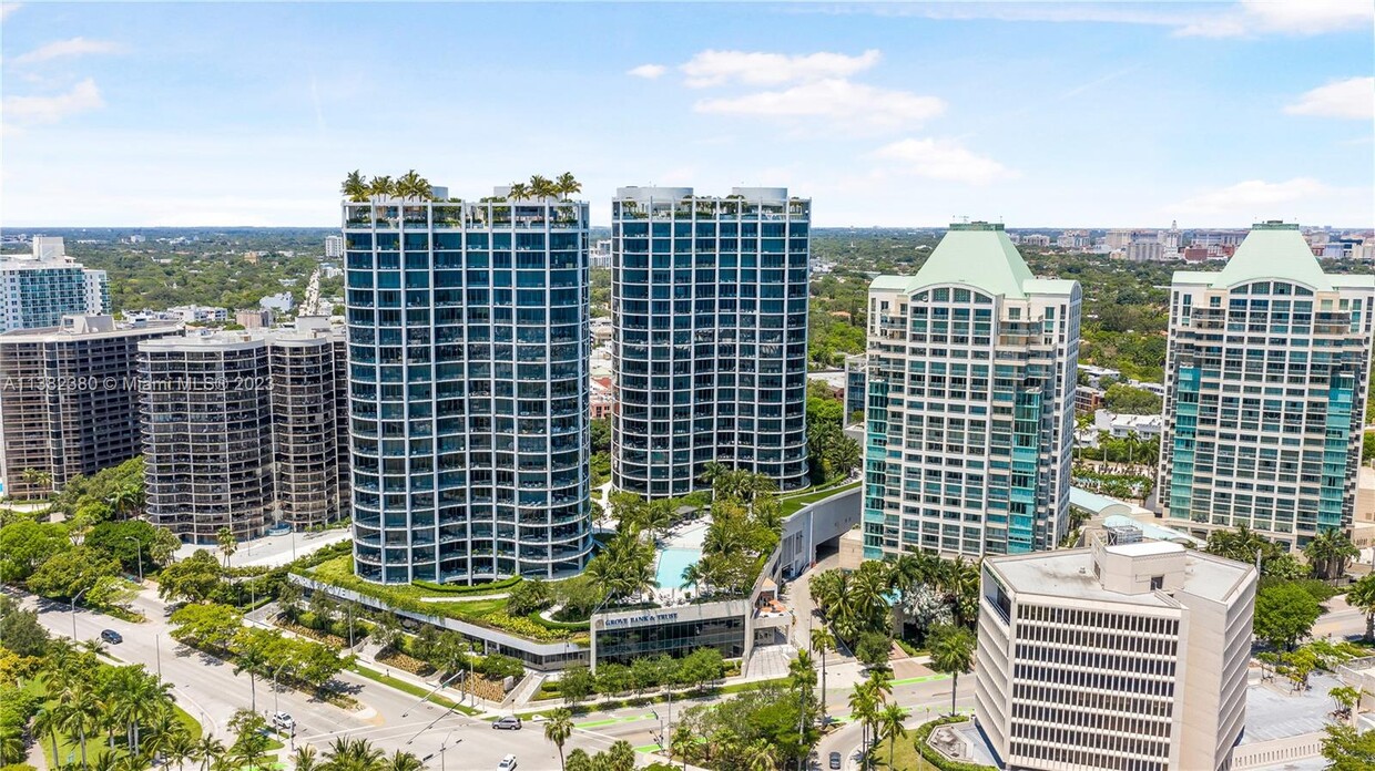 Primary Photo - 2821 S Bayshore Dr