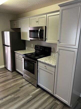 Building Photo - 629 Devon Rd