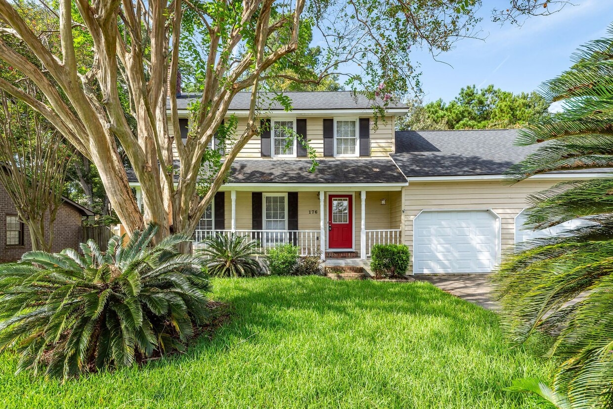 Primary Photo - 4 Bedroom, 2.5 Bathroom Home in Tall Pines...