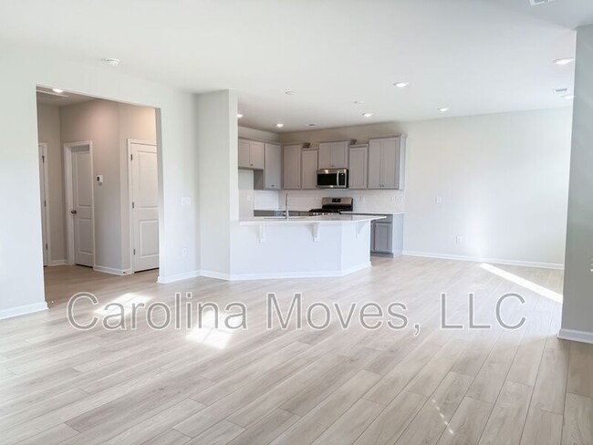 Building Photo - 19 Fennec Drive