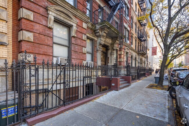 Building Photo - 336 E 67th St
