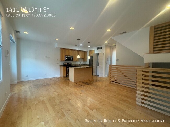 Foto del edificio - 1411 W 19th St