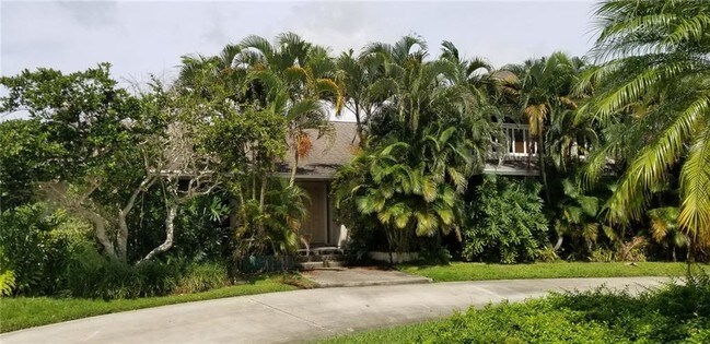 Building Photo - 2321 NW Bay Colony Ct