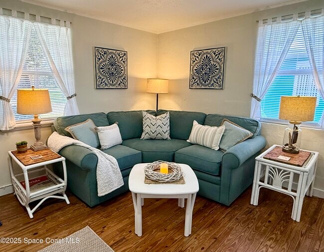 Building Photo - 240 Acorn Dr