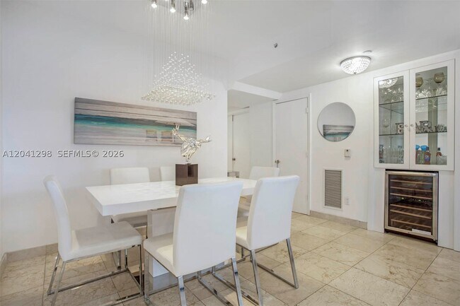 Foto del edificio - 4775 Collins Ave