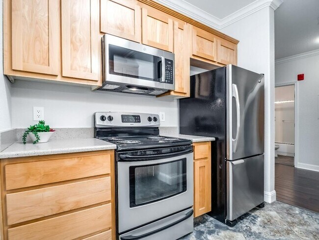 Foto del edificio - Upgraded 1BR Condo with Balcony & In-Unit Laundry in Downtown Gilroy