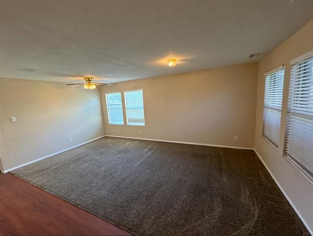 Foto del edificio - 4221 Meadowknoll Dr