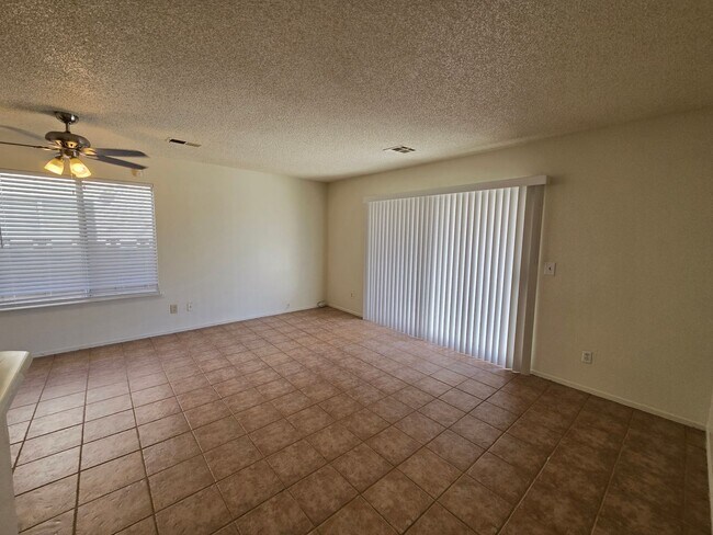 Foto del edificio - Northwest Sterling Springs