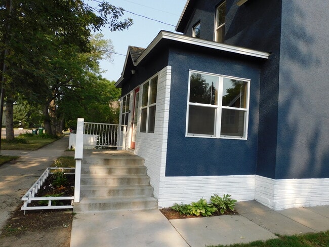 Building Photo - 815 Ivy St