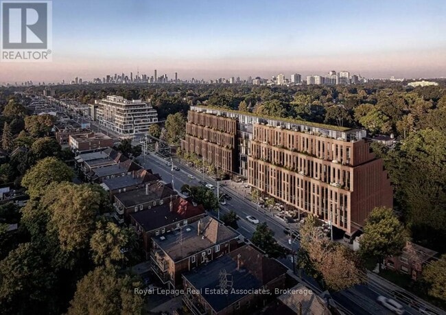 Building Photo - 1720 Bayview Ave