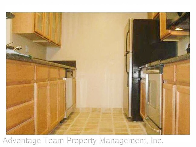 Building Photo - 7130 Shoreline Dr