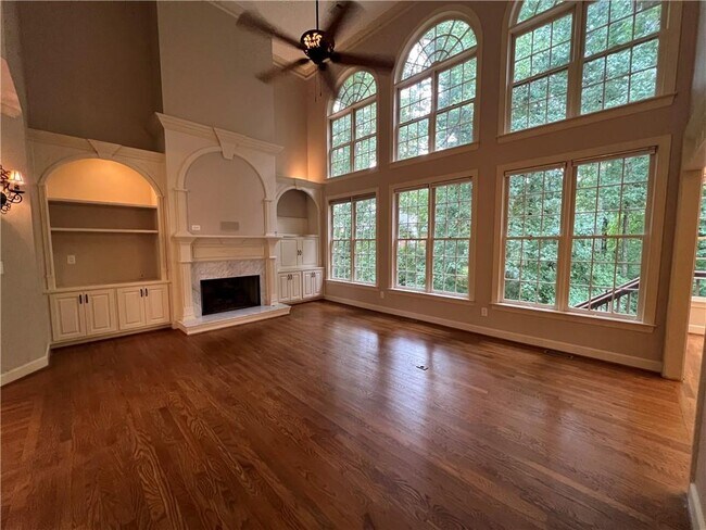 Building Photo - 5775 Lake Heights Cir